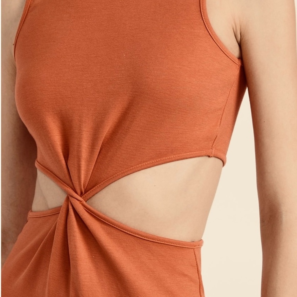 NWT SUNDRY Cutout Midi Dress – Effortlessly Chic & Fun - Picture 4 of 10